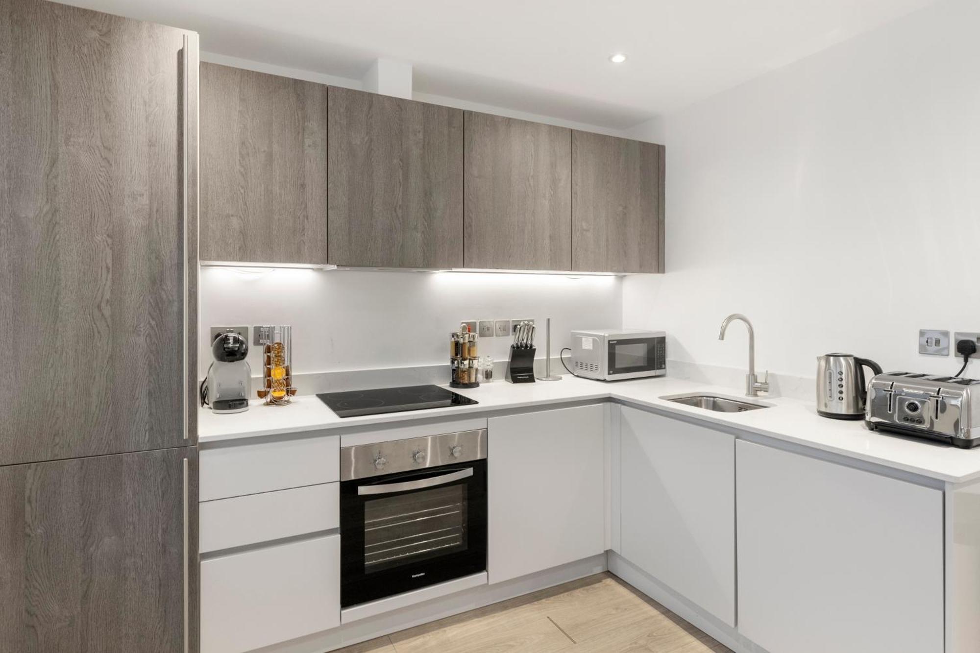 Luxurious 2 Bedroom - Apartment - Central Location Londen Buitenkant foto